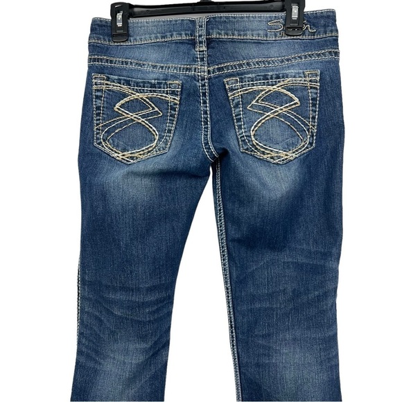 Silver Women’s Blue Jean FRANCES Capris Sz 27 (3/4) Distressed Pockets - Picture 4 of 14